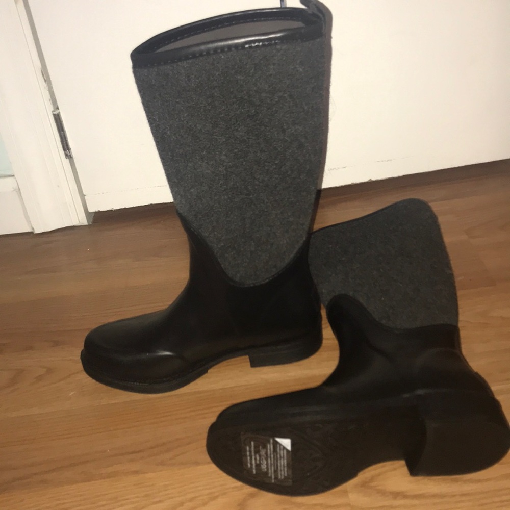 Brand New Ugg Wendell Rainboots/All Weather Boots